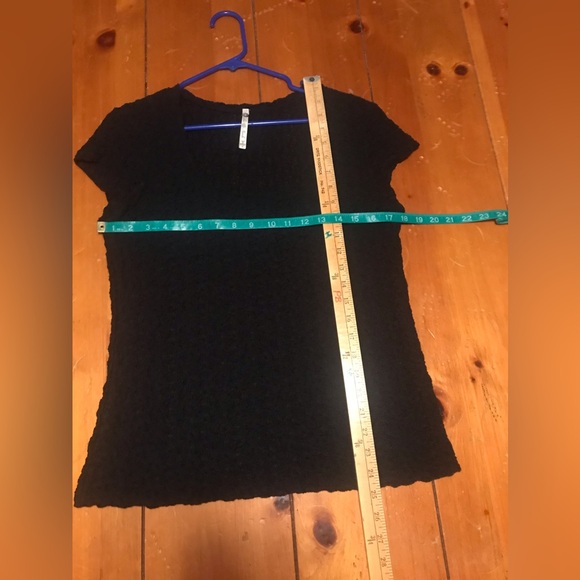 Leo & Nicale top, size Large, black. - Picture 3 of 5